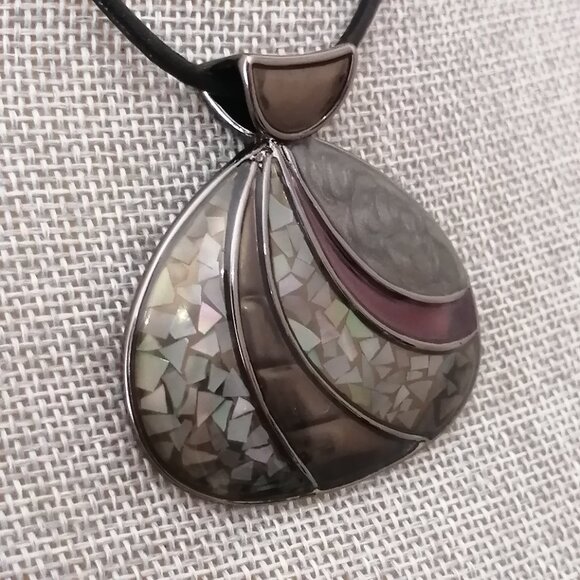 Lia Sophia "Seaside" Statement Necklace, Genuine Mother-of-Pearl - Picture 4 of 10